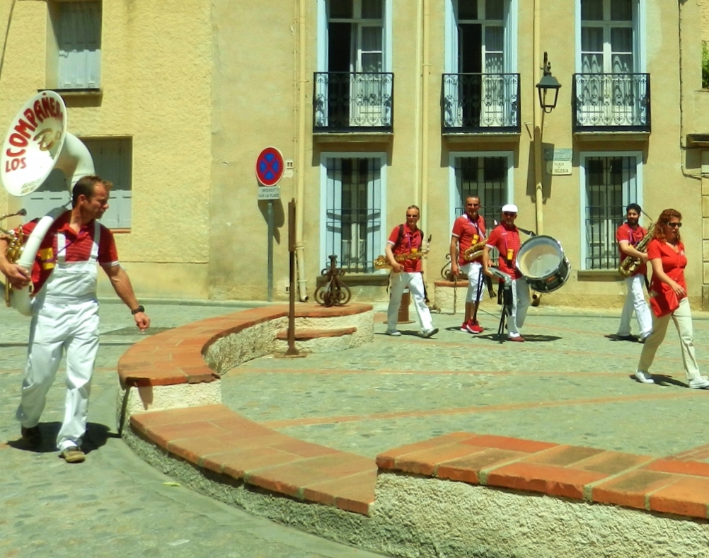 Languedoc-Roussillon - Céret, Bandas auf dem Kirschfest