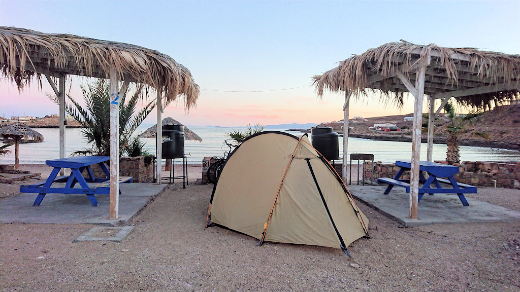 Baja California - Zelten am Strand von Puertecitos
